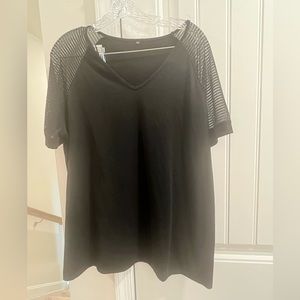 EUC Black V Neck Shirt Size XL